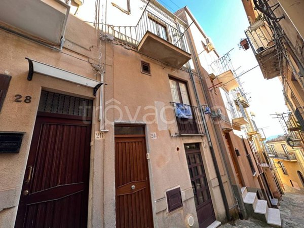 casa indipendente in vendita a Pollina