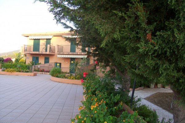 appartamento in vendita a Pollina in zona Finale