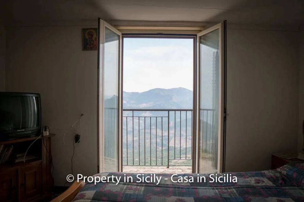 casa indipendente in vendita a Pollina