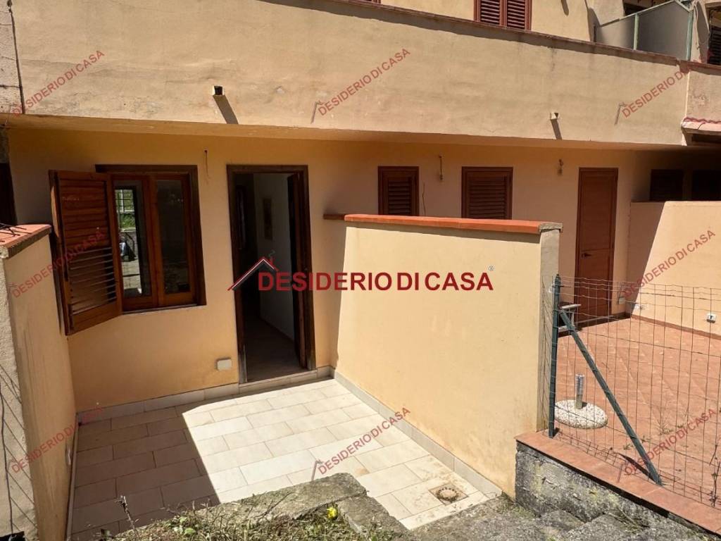 casa indipendente in vendita a Pollina