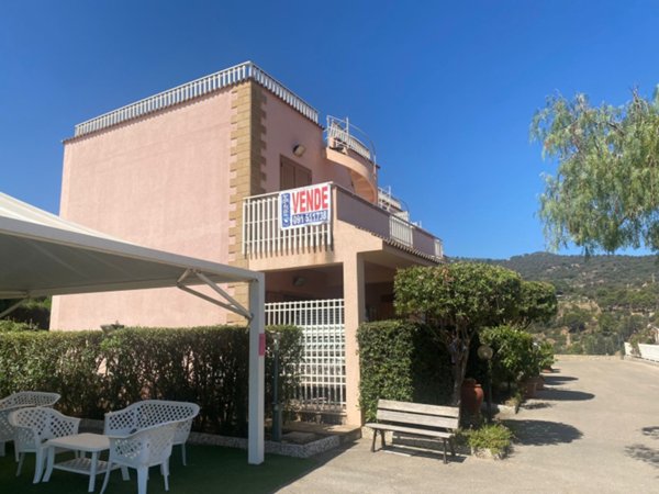 casa indipendente in vendita a Pollina in zona Finale