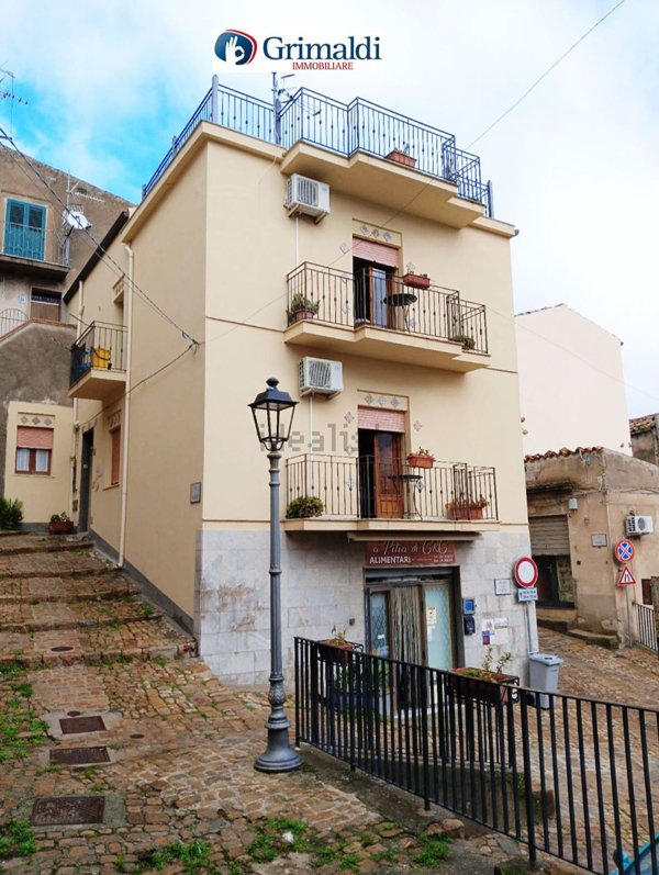 casa indipendente in vendita a Pollina