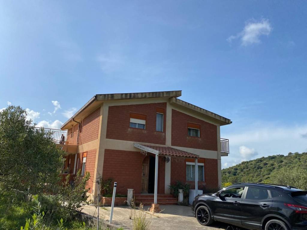 casa indipendente in vendita a Pollina