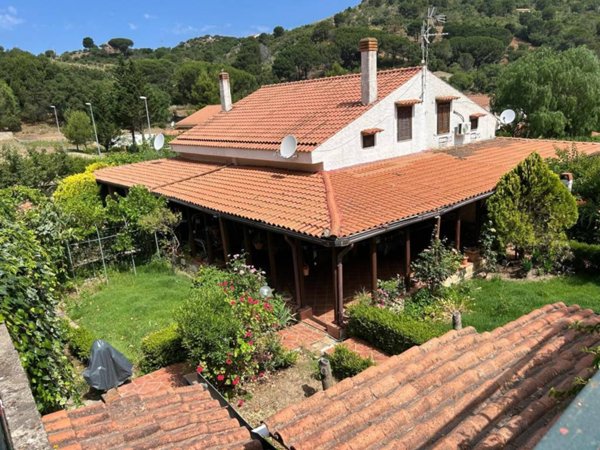casa indipendente in vendita a Pollina