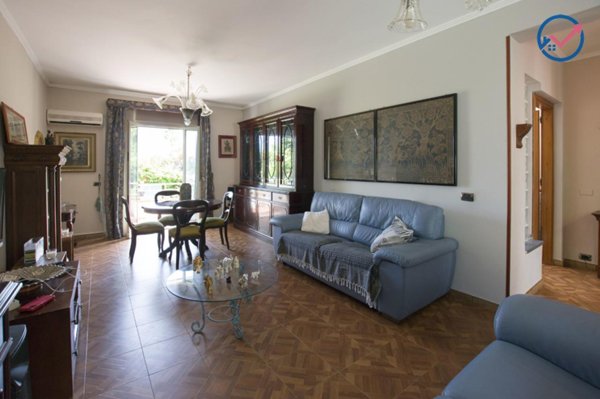 casa indipendente in vendita a Pollina