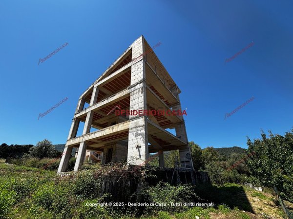 casa indipendente in vendita a Pollina