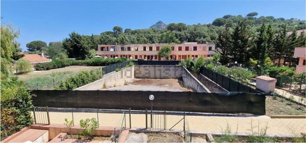 casa indipendente in vendita a Pollina