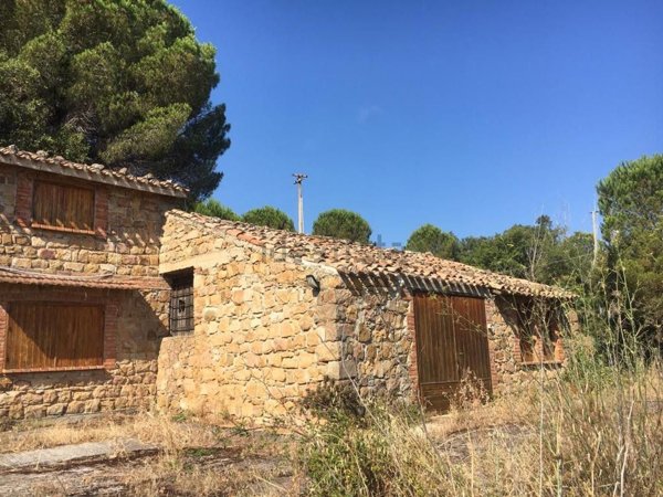 quadrivano in vendita a Pollina in zona Finale