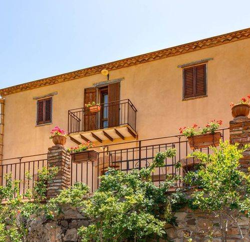 negozio in vendita a Pollina