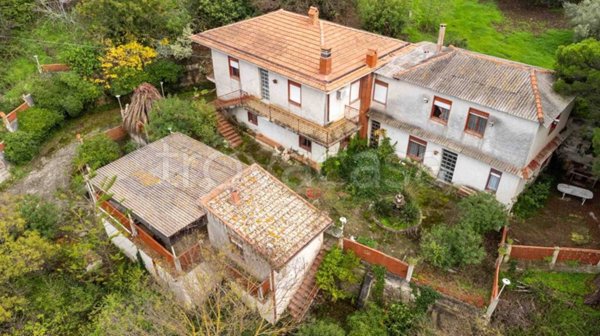 casa indipendente in vendita a Pollina