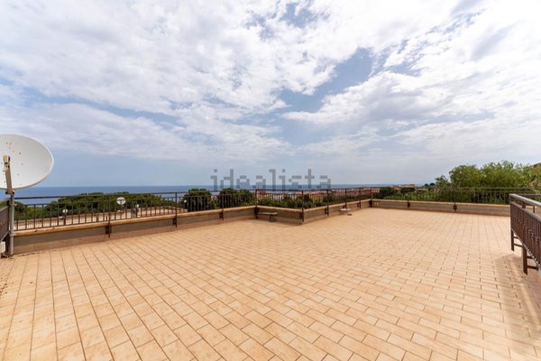 appartamento in vendita a Pollina in zona Finale