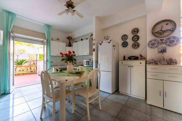 appartamento in vendita a Pollina in zona Finale