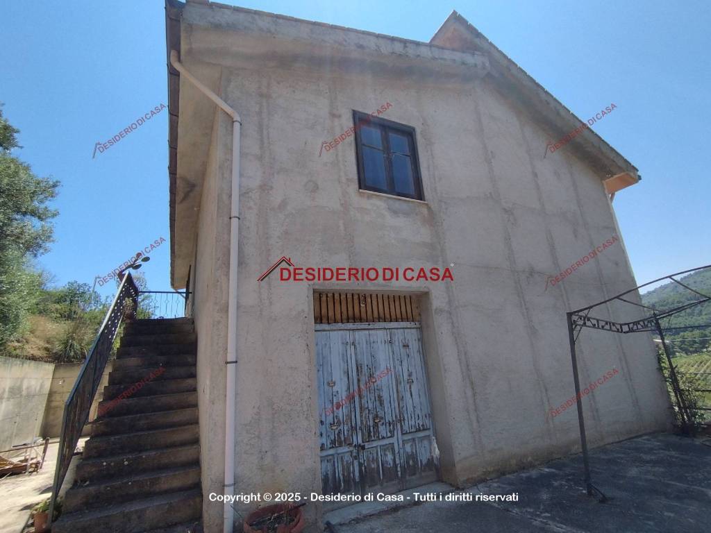 casa indipendente in vendita a Pollina