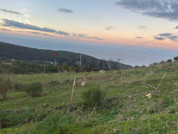 terreno edificabile in vendita a Pollina
