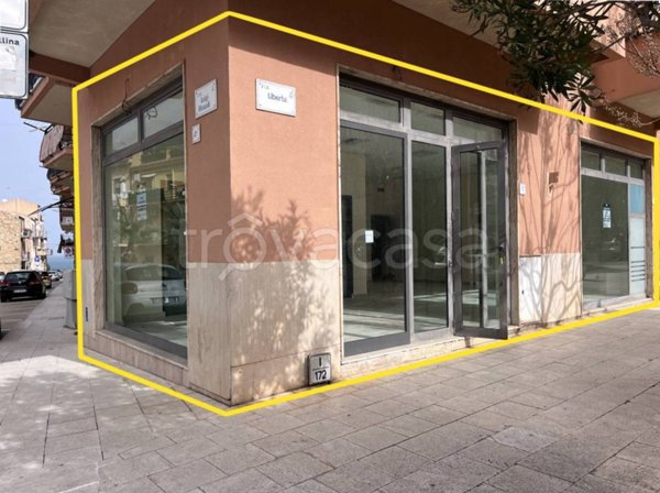 negozio in vendita a Pollina in zona Finale