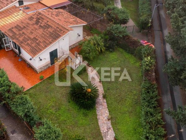 casa indipendente in vendita a Pollina in zona Finale