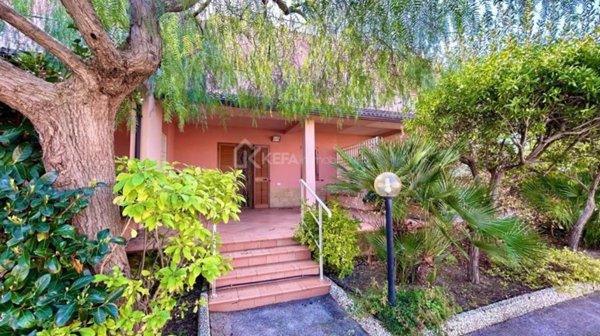 casa indipendente in vendita a Pollina in zona Finale