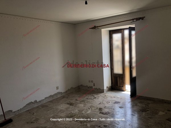 casa indipendente in vendita a Pollina