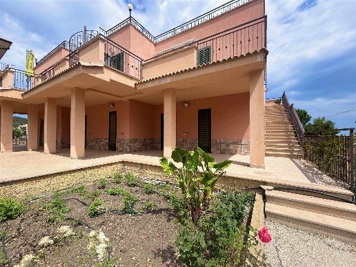 appartamento in vendita a Pollina in zona Finale