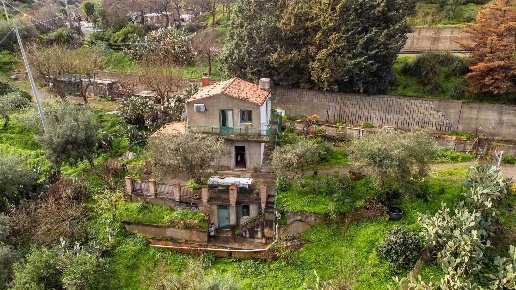 casa indipendente in vendita a Pollina