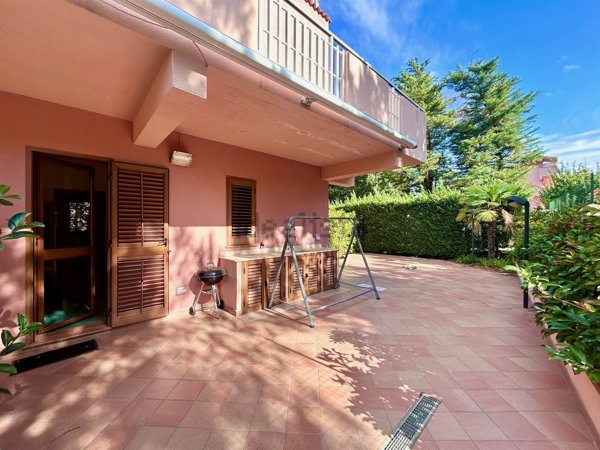 casa indipendente in vendita a Pollina in zona Finale