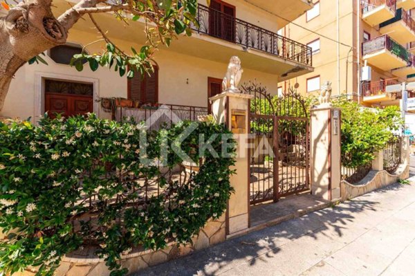 casa indipendente in vendita a Pollina in zona Finale
