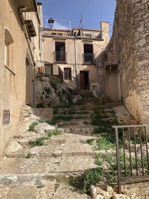 casa indipendente in vendita a Prizzi