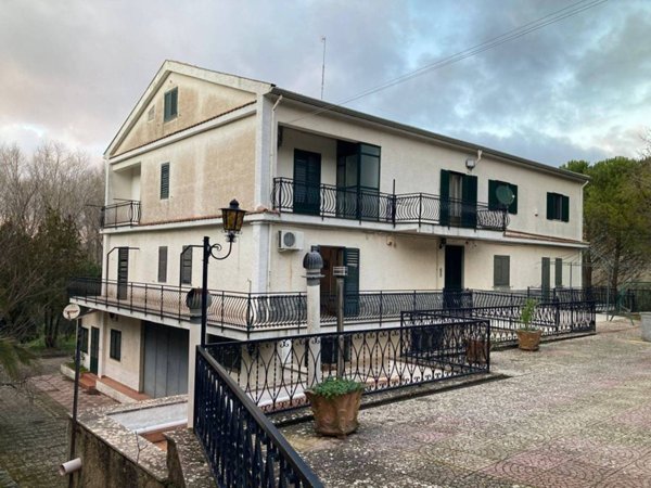 casa indipendente in vendita a Prizzi