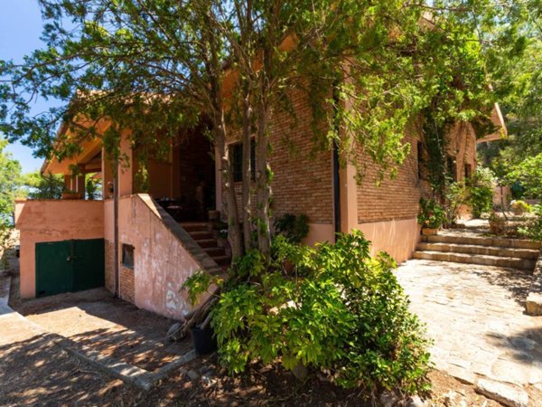 casa indipendente in vendita a San Mauro Castelverde