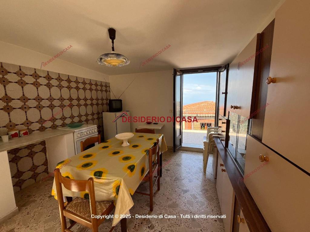 casa indipendente in vendita a San Mauro Castelverde