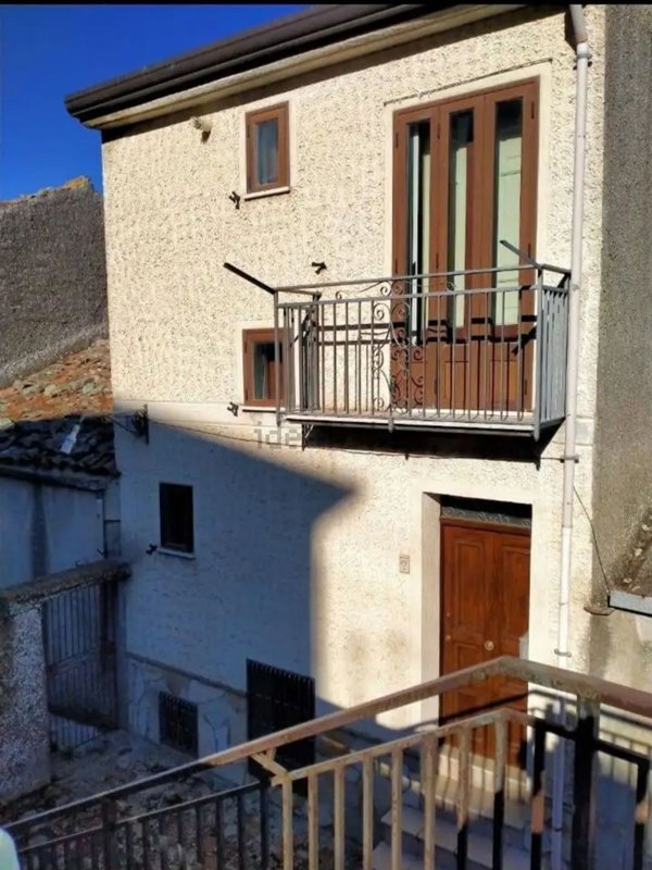 casa indipendente in vendita a San Mauro Castelverde