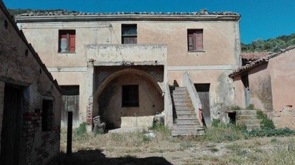 casale in vendita a San Mauro Castelverde