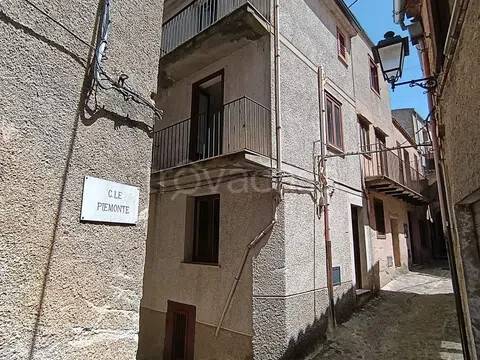 casa indipendente in vendita a San Mauro Castelverde