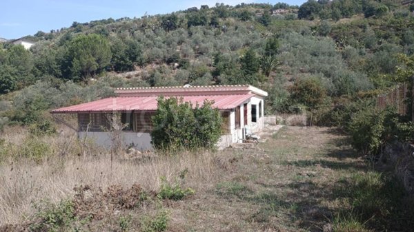 casa indipendente in vendita a Santa Cristina Gela