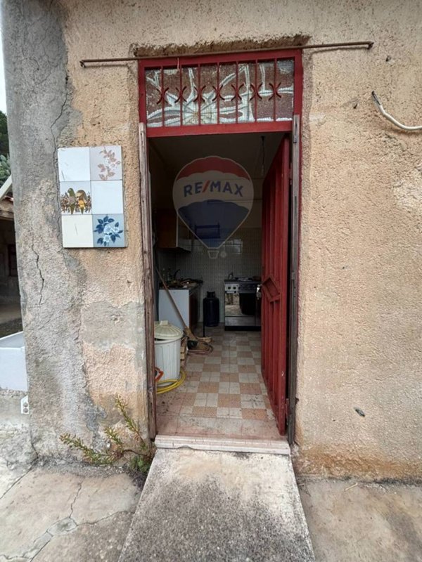 casa indipendente in vendita a Santa Cristina Gela