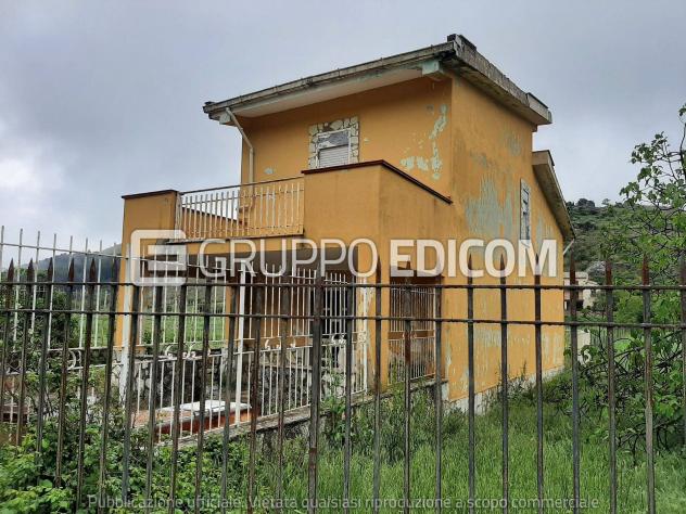 casa indipendente in vendita a Santa Cristina Gela