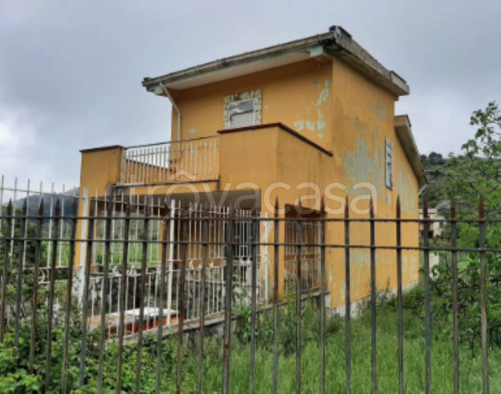 appartamento in vendita a Santa Cristina Gela