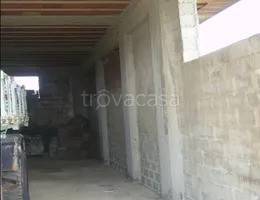 locale commerciale in vendita a Santa Cristina Gela