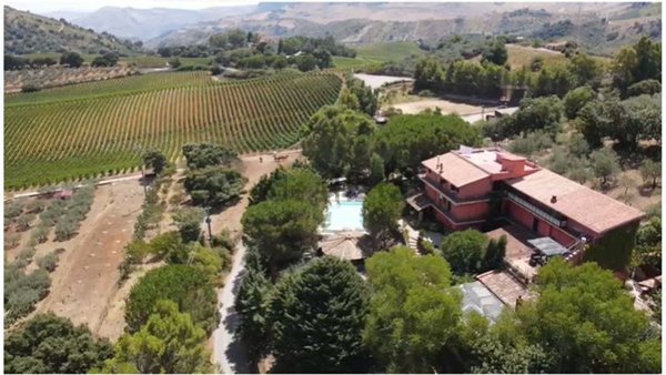 casale in vendita a Santa Cristina Gela