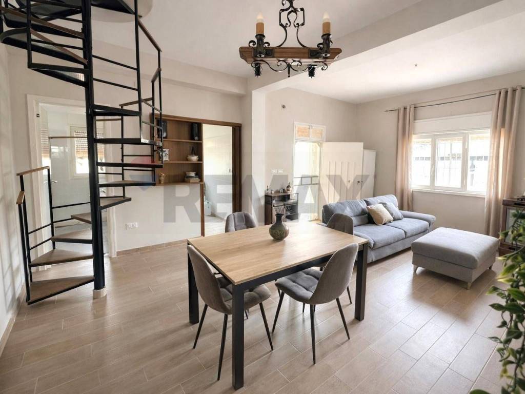 casa indipendente in vendita a Santa Cristina Gela