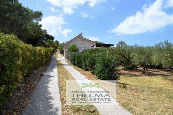 quadrivano in vendita a Santa Cristina Gela