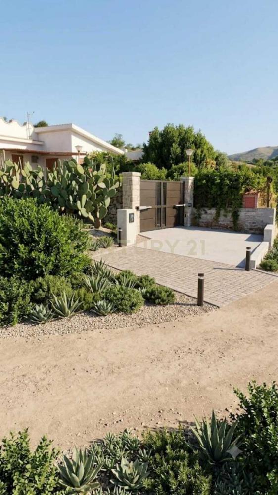 casa indipendente in vendita a Santa Cristina Gela