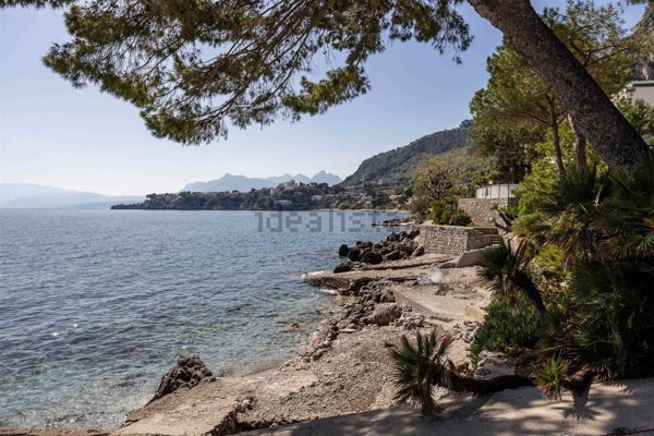 casa indipendente in vendita a Santa Flavia in zona Sant'Elia