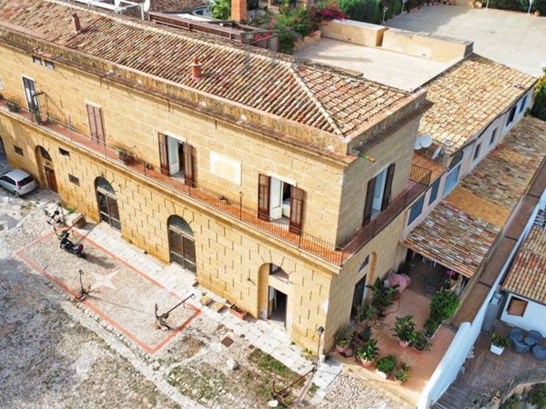 casa indipendente in vendita a Santa Flavia in zona Solanto