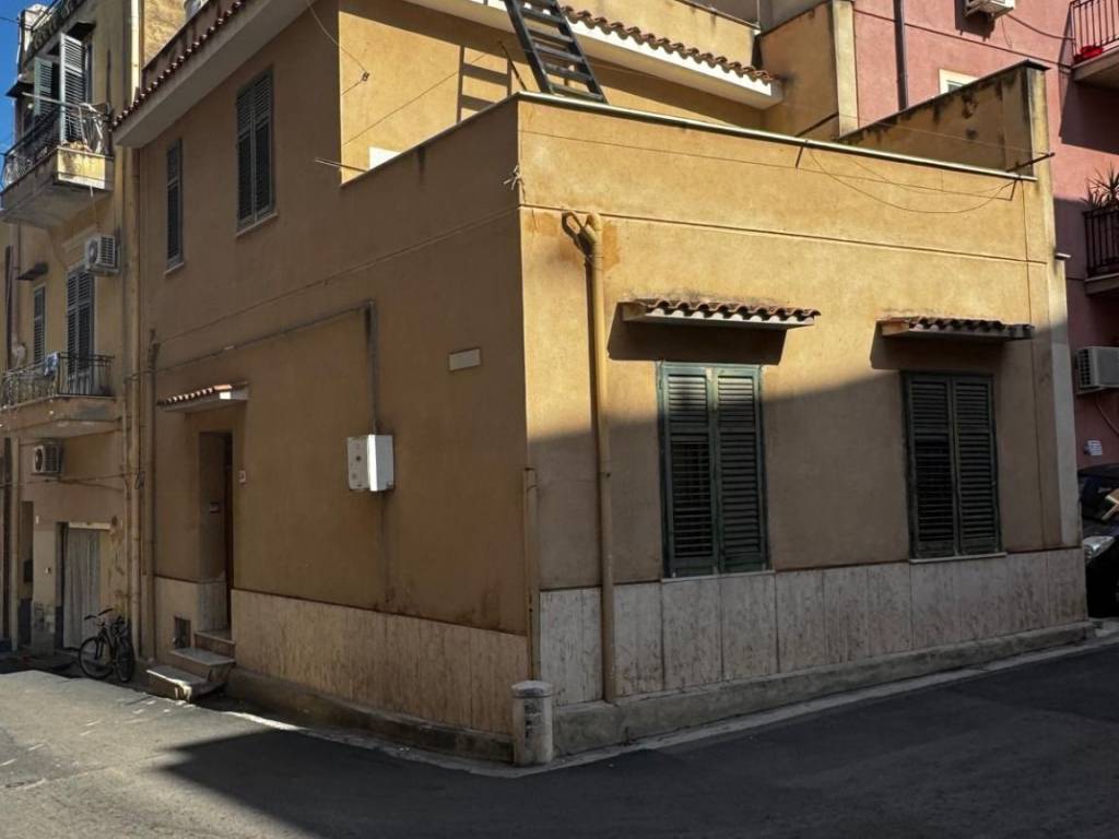 casa indipendente in vendita a Santa Flavia in zona Porticello