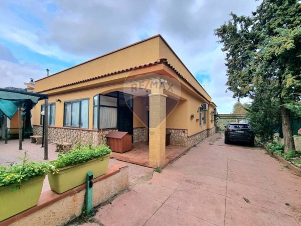 casa indipendente in vendita a Santa Flavia