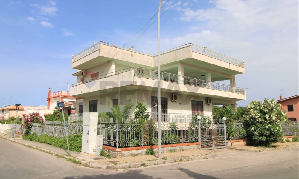 casa indipendente in vendita a Santa Flavia in zona Porticello