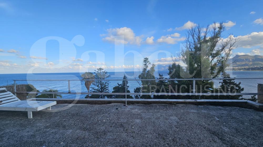 casa indipendente in vendita a Santa Flavia in zona Solanto