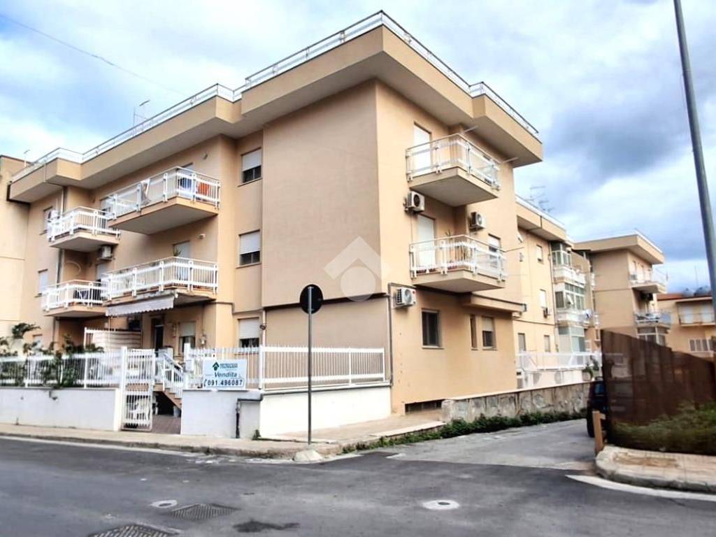 appartamento in vendita a Santa Flavia in zona Porticello