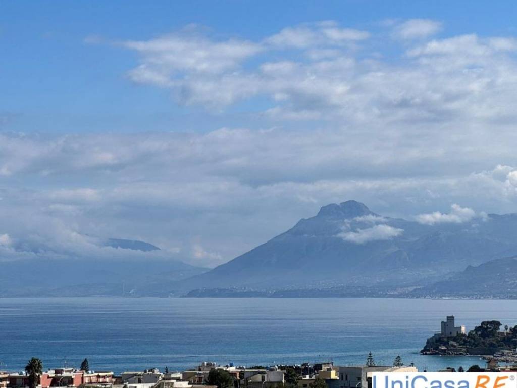casa indipendente in vendita a Santa Flavia in zona Porticello